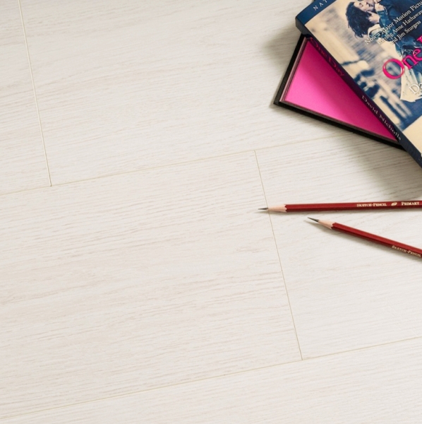 4V微倒角8mm | 白茶核桃